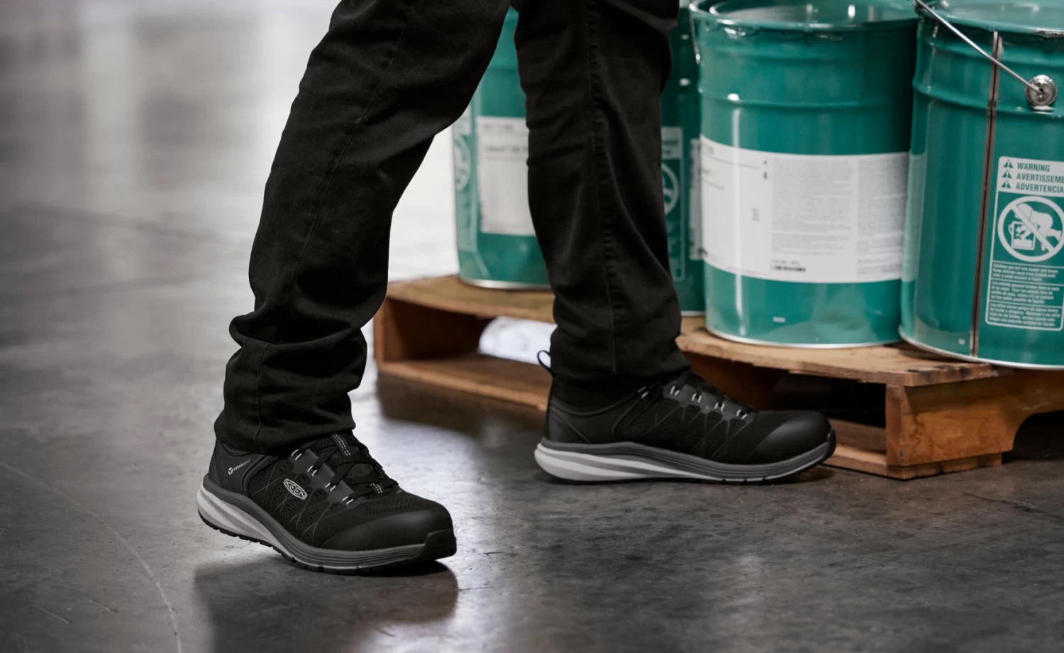 Keen Women's Vista Energy Mid (Carbon-Fiber Toe) | Vapor/Black - Image 5