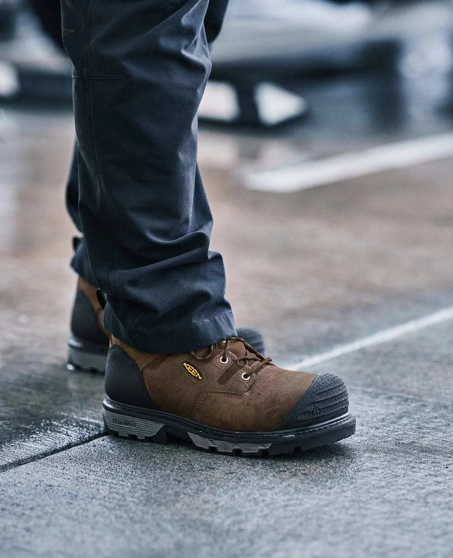 Keen Men's Camden 8" Insulated Waterproof Boot (Carbon-Fiber Toe) | Leather Brown/Black - Image 9