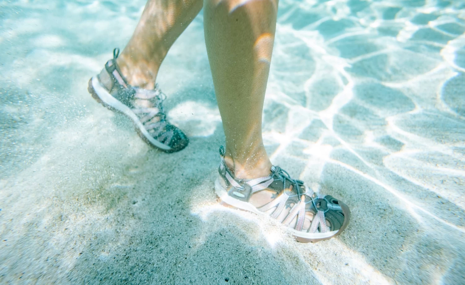 Keen Women's Whisper | Red Dahlia - Image 7